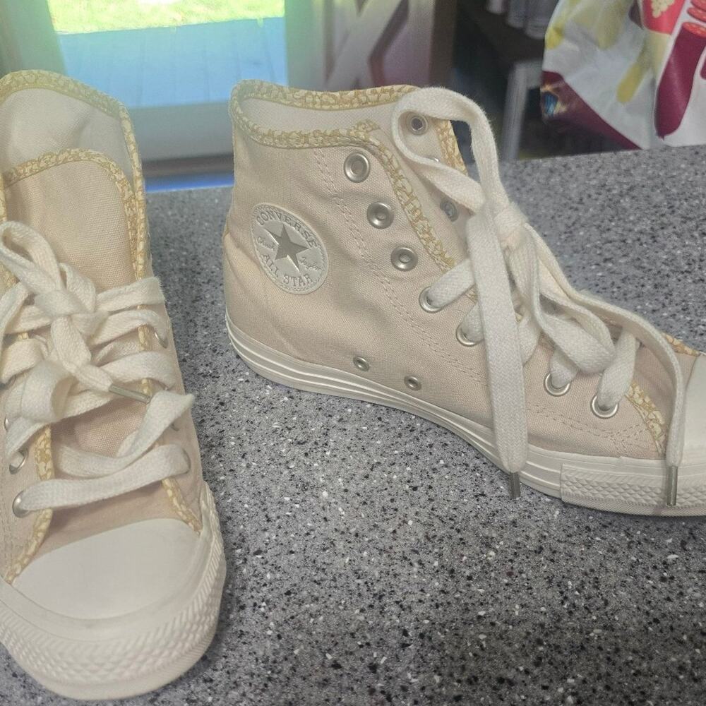 Converse Chuck Taylor All Star Hi Top white cheetah print trim Size 10